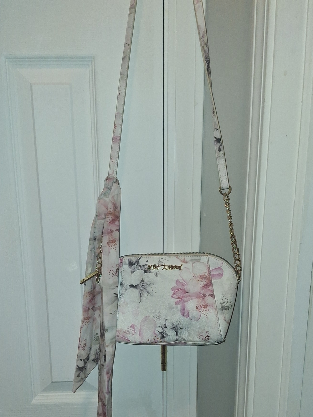 Betsey Johnson Floral Crossbody Bag in Soft Pink and Cream